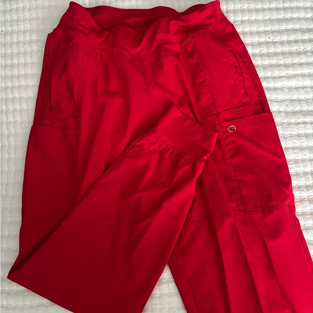 Wonder Wink Women’s Red Scrub Joggers Size Medium